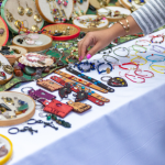 Feira de Economia Criativa em Bertioga fortalece cultura local e impulsiona novos empreendedores