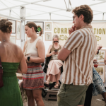 Feira Artes e Aromas fortalece a economia criativa em Bertioga com cultura, música e sustentabilidade