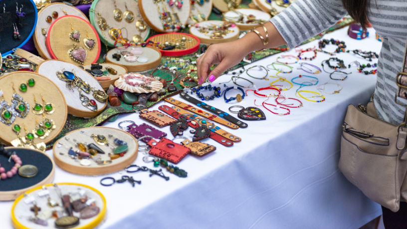 Feira de Economia Criativa em Bertioga fortalece cultura local e impulsiona novos empreendedores