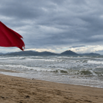 Afogamento em praia de Bertioga reacende alerta sobre segurança no litoral e responsabilidade coletiva