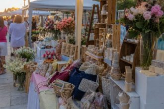 Feira de Economia Solidária em Bertioga transforma o Dia das Mães em oportunidade de renda e valorização local