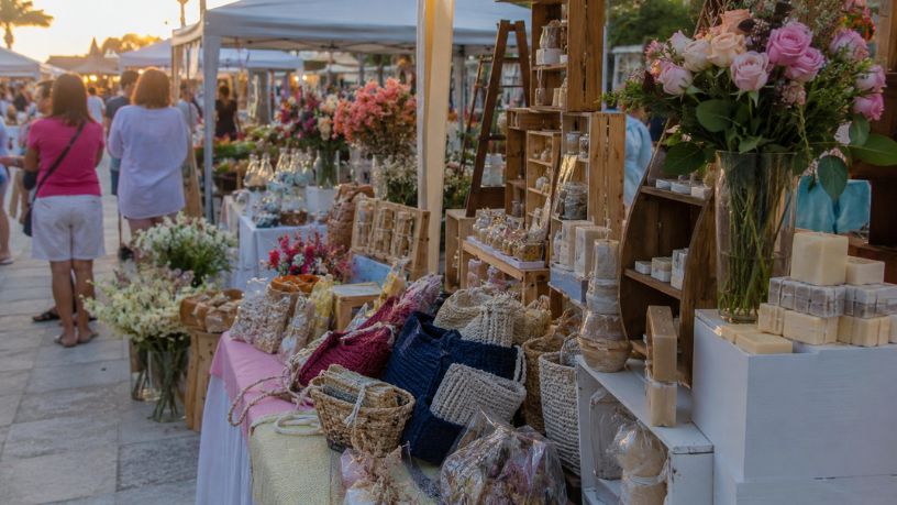 Feira de Economia Solidária em Bertioga transforma o Dia das Mães em oportunidade de renda e valorização local